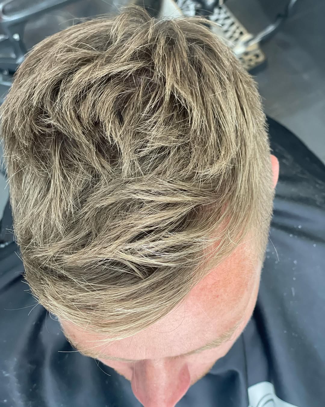 Modernes Herren-Haarstyling